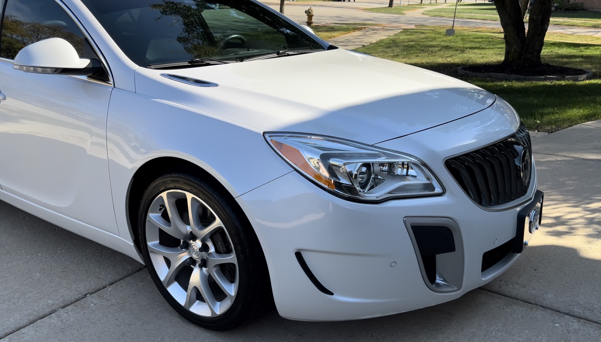 Used 2017 Buick Regal GS w/ Driver Confidence Package #2 AWD/4WD image 4