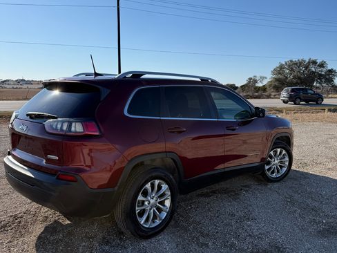 Used 2019 Jeep Cherokee Latitude w/ Popular Appearance Group image 5