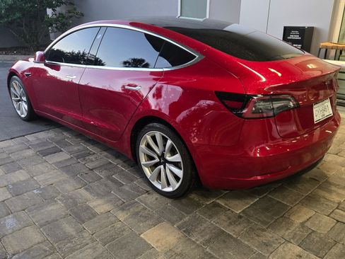 Used 2018 Tesla Model 3 Long Range image 2