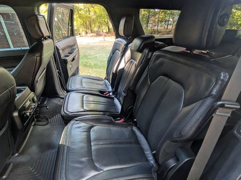 Used 2018 Ford Expedition Limited AWD/4WD image 20