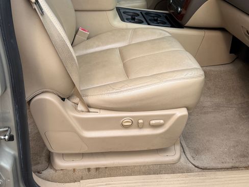 Used 2014 Chevrolet Suburban LT w/ Luxury Package image 10