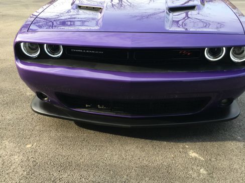 Used 2016 Dodge Challenger R/T Scat Pack w/ Leather Interior Group RWD image 9