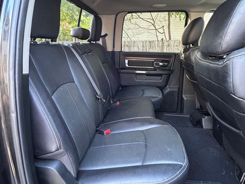 Used 2018 RAM 1500 Laramie image 12