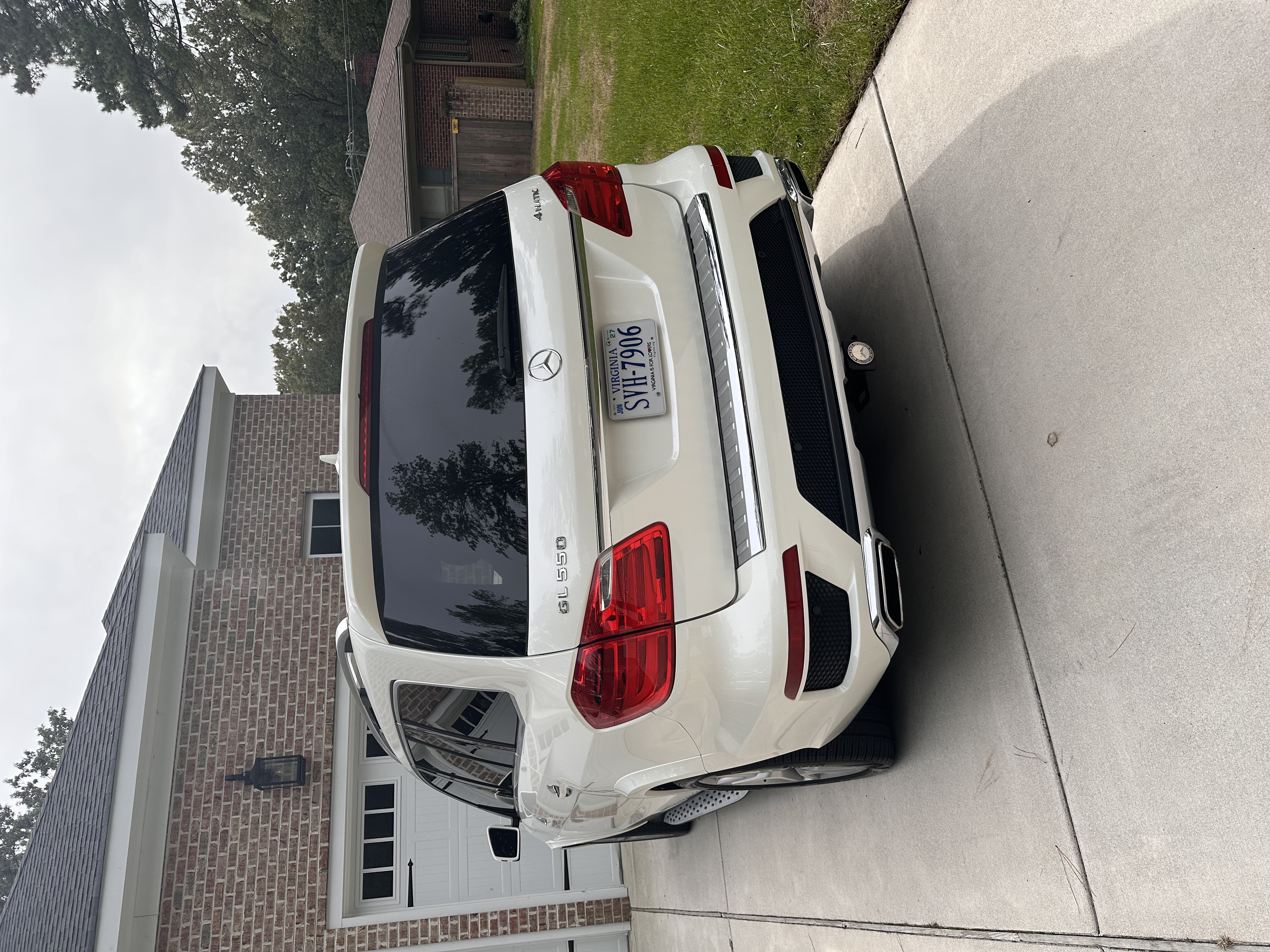 Used 2015 Mercedes-Benz GL 550 4MATIC image 11