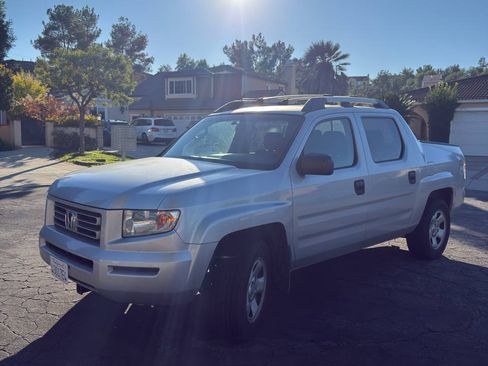 Used 2006 Honda Ridgeline RT image 2