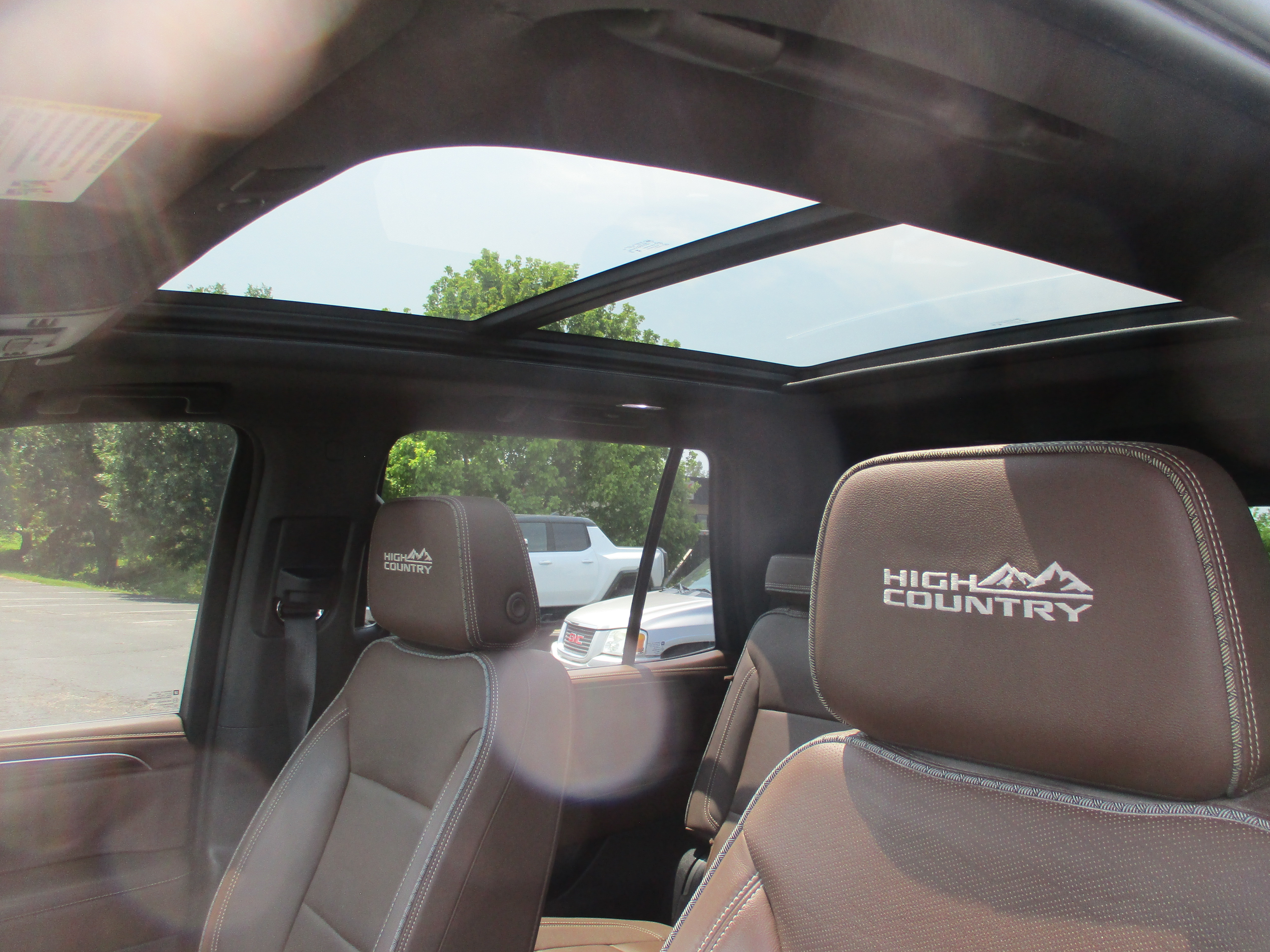 Used 2023 Chevrolet Tahoe High Country AWD/4WD image 31