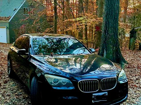 Used 2014 BMW 740Li image 1