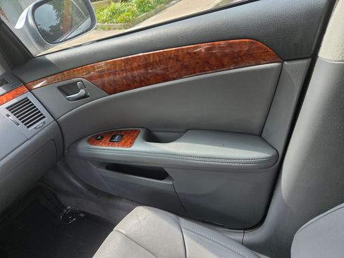 Used 2007 Toyota Avalon XLS image 6