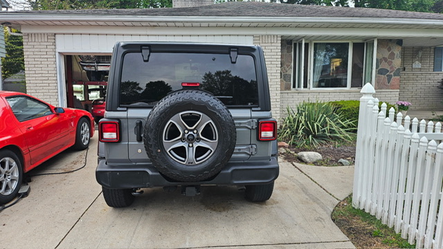 Used 2018 Jeep Wrangler Unlimited Sport S AWD/4WD image 4