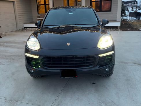 Used 2016 Porsche Cayenne S image 5
