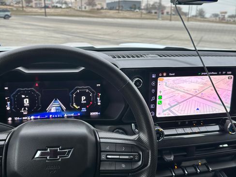 Used 2024 Chevrolet Colorado Trail Boss image 13