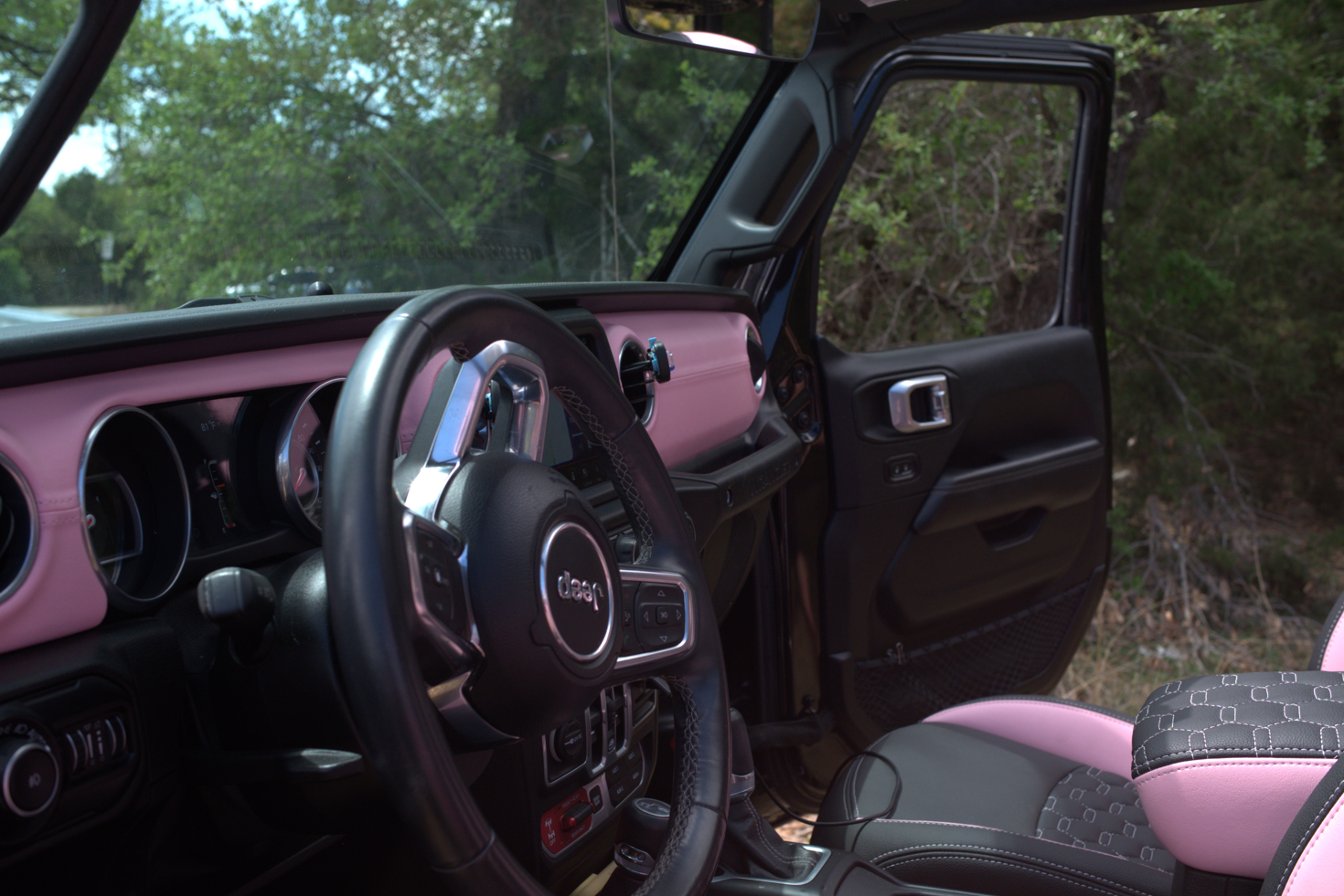 Used 2018 Jeep Wrangler Unlimited Rubicon AWD/4WD image 17