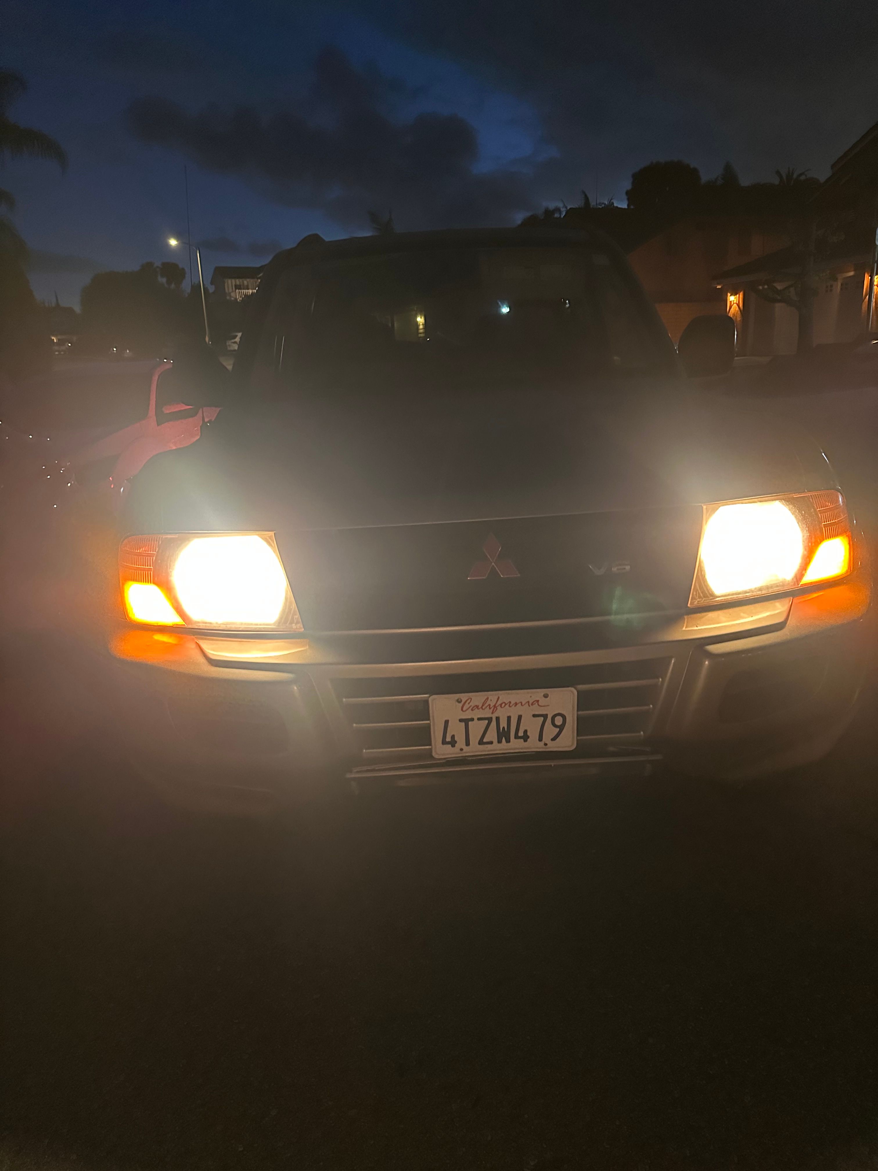 Used 2001 Mitsubishi Montero XLS AWD/4WD image 1