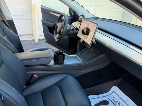 Used 2023 Tesla Model Y Long Range image 15