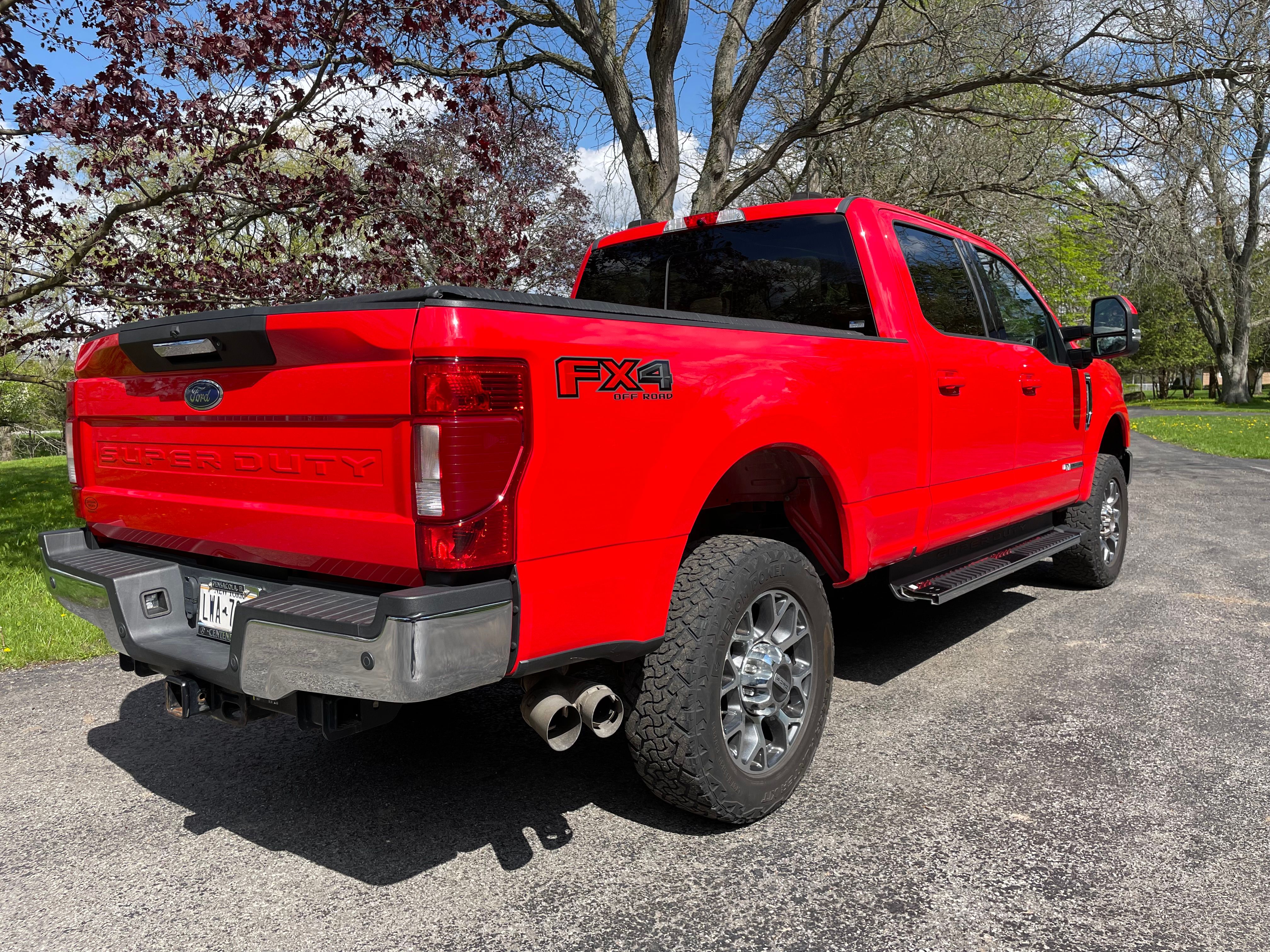 Used 2020 Ford F350 Lariat w/ Lariat Value Package AWD/4WD image 4