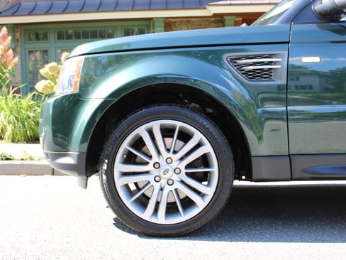 Used 2010 Land Rover Range Rover Sport HSE LUX image 18