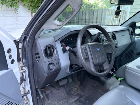 Used 2012 Ford F250 XL w/ XL Value Pkg RWD image 12
