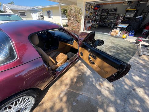 Used 1995 MAZDA MX-5 Miata M-Edition Convertible 2D image 12