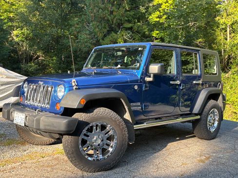 Used 2010 Jeep Wrangler Unlimited Sport image 6