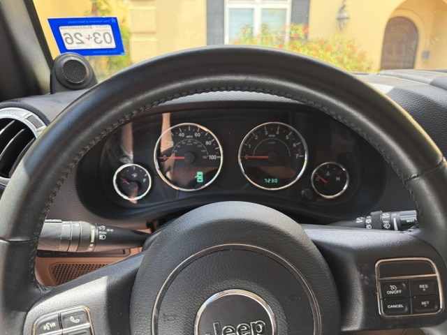 Used 2012 Jeep Wrangler Unlimited Rubicon w/ Connectivity Group AWD/4WD image 10