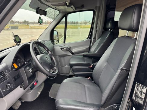 Used 2014 Mercedes-Benz Sprinter 3500 image 13