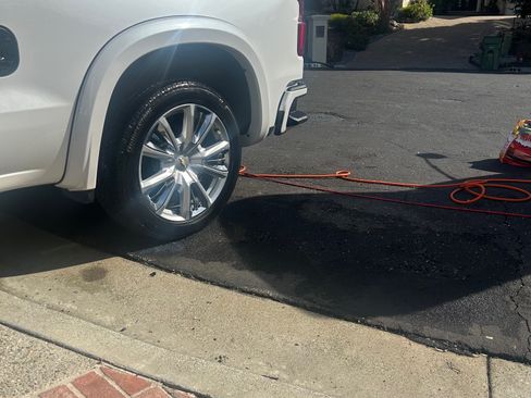 Used 2024 Chevrolet Silverado 1500 High Country w/ Technology Package image 5