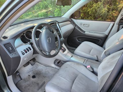 Used 2005 Toyota Highlander 2WD image 8