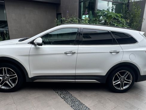 Used 2017 Hyundai Santa Fe Limited FWD image 5