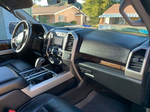 Used 2019 Ford F150 Lariat w/ Equipment Group 502A Luxury image 19