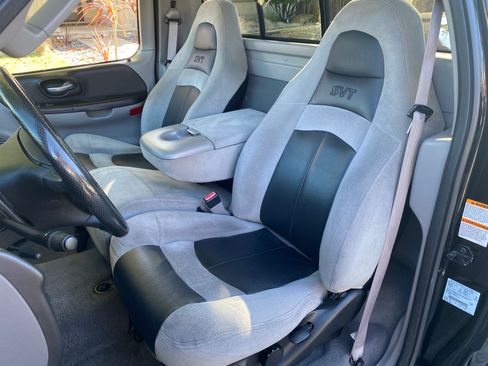 Used 2004 Ford F150 Lightning image 19