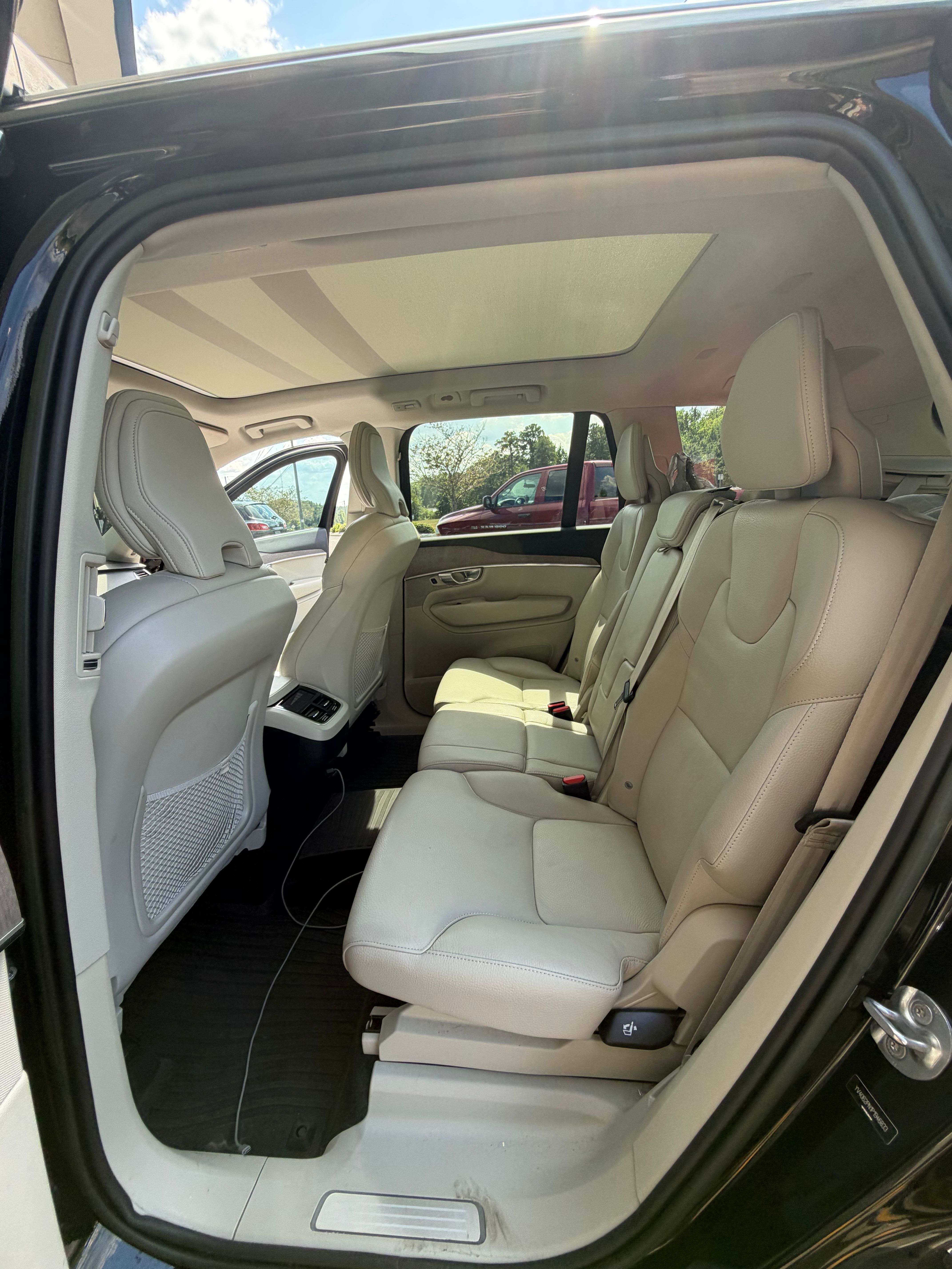 Used 2023 Volvo XC90 B6 Plus w/ Protection Package Premier AWD/4WD image 10