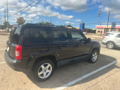 Used 2014 Jeep Patriot Sport w/ Power Value Group image 6
