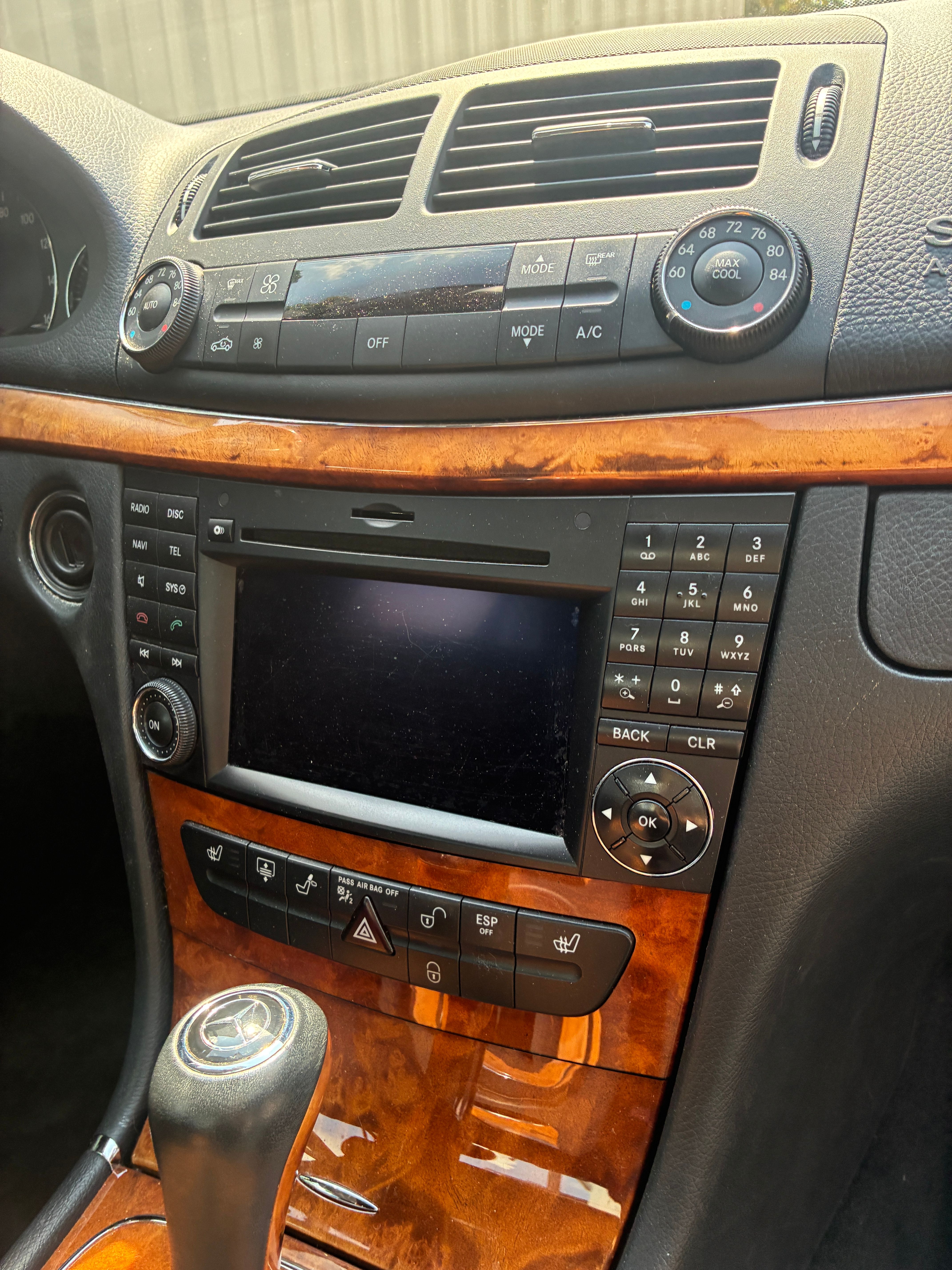 Used 2009 Mercedes-Benz E 350 4MATIC Sedan image 11