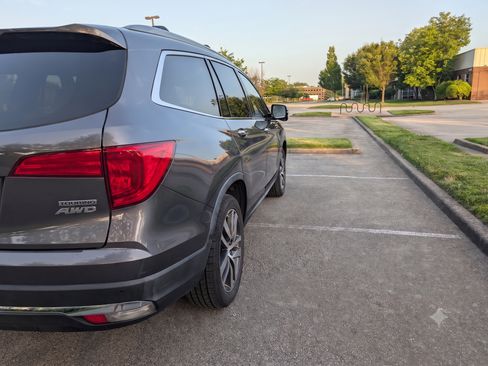 Used 2016 Honda Pilot Touring image 5