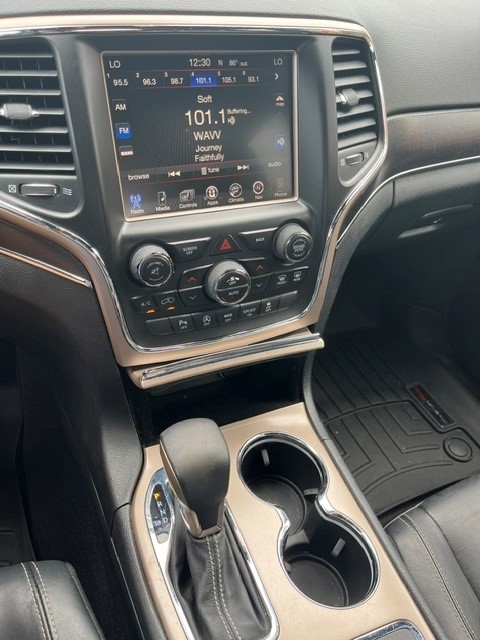 Used 2016 Jeep Grand Cherokee Limited AWD/4WD image 12