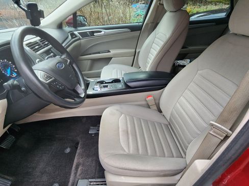 Used 2018 Ford Fusion SE image 10