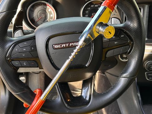 Used 2018 Dodge Charger R/T Scat Pack image 11