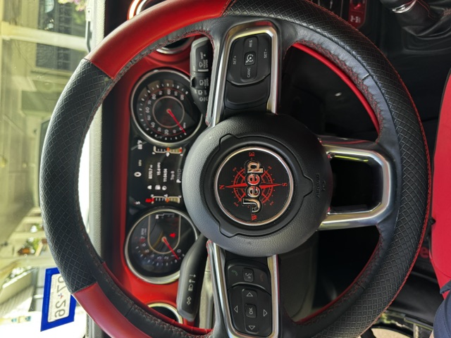 Used 2018 Jeep Wrangler Unlimited Rubicon AWD/4WD image 2