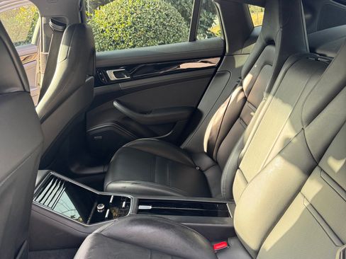 Used 2020 Porsche Panamera 4 image 6