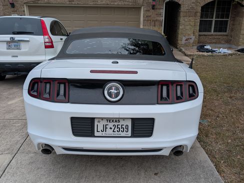 Used 2014 Ford Mustang Premium image 4