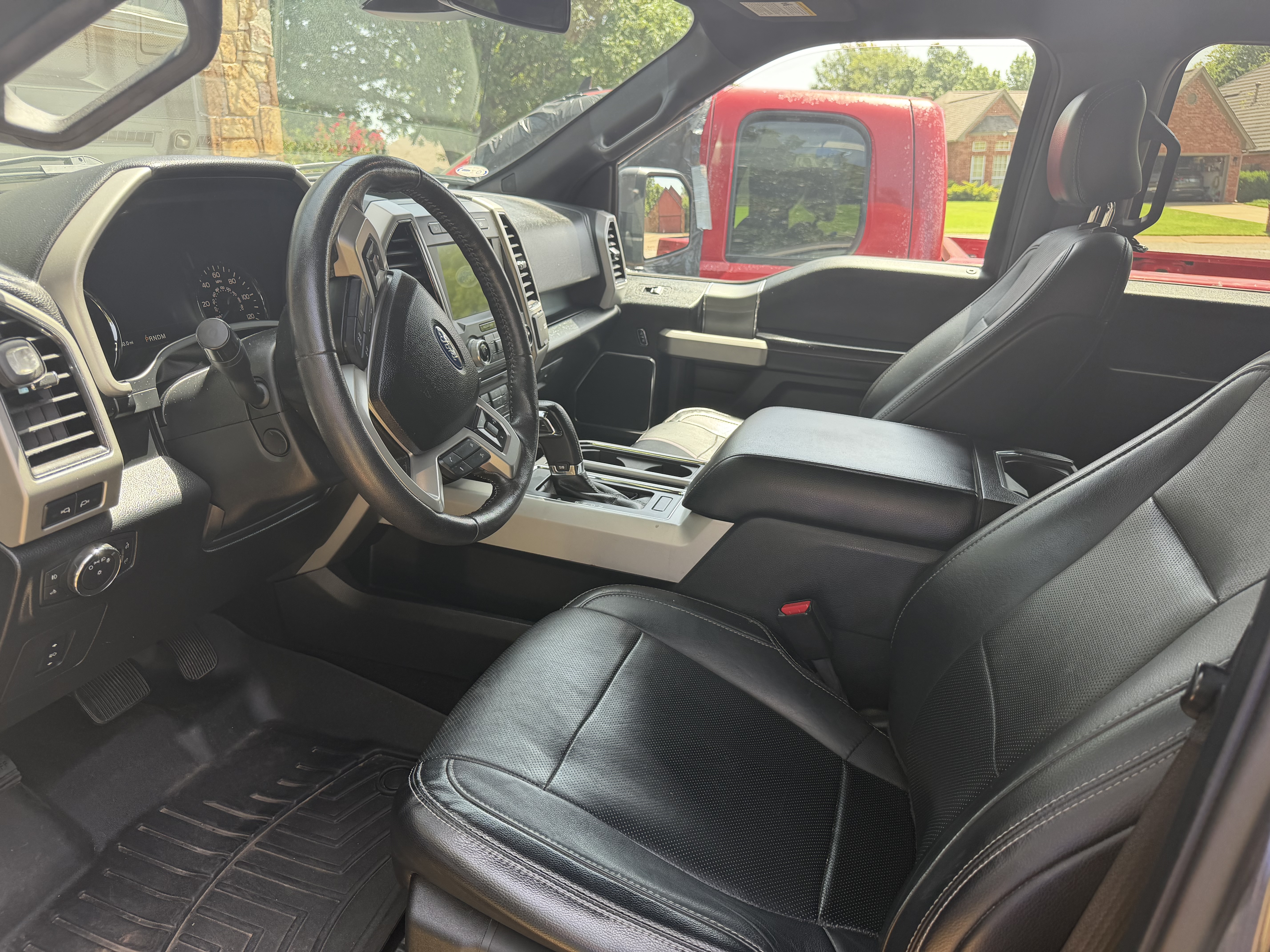 Used 2017 Ford F150 Lariat w/ Equipment Group 502A Luxury AWD/4WD image 6
