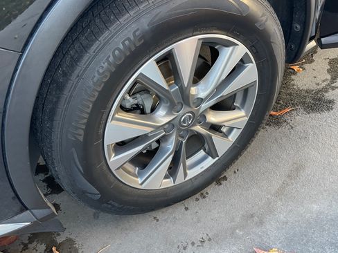 Used 2018 Nissan Murano SV image 10