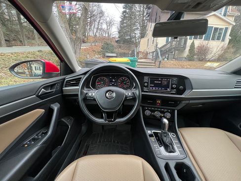 Used 2019 Volkswagen Jetta SE image 18