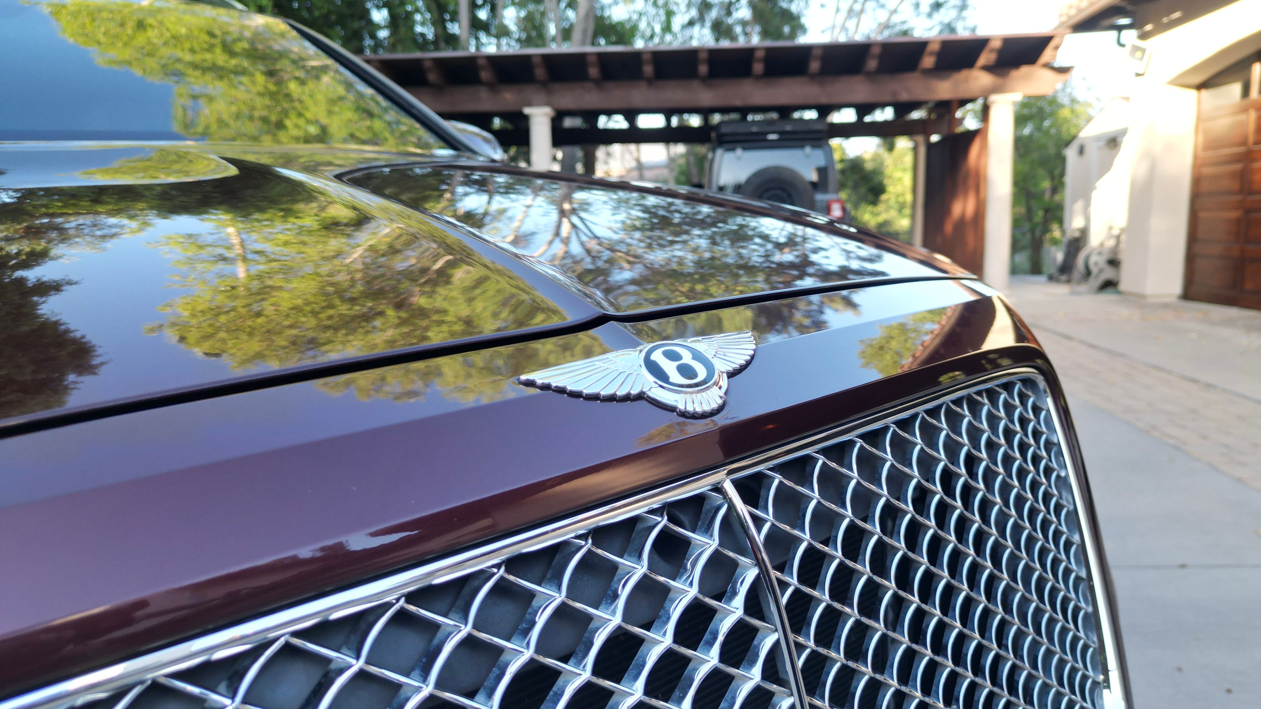 Used 2019 Bentley Bentayga AWD/4WD image 17