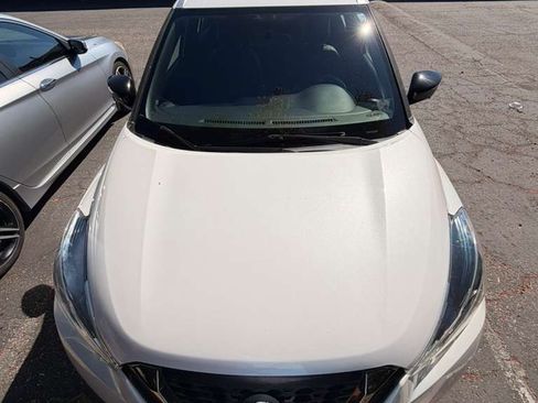 Used 2019 Nissan Kicks SR w/ SR Premium Package FWD image 5