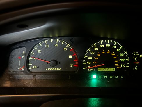 Used 2000 Toyota 4Runner 2WD image 2