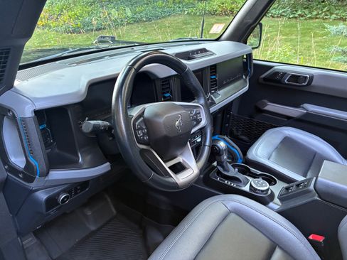 Used 2023 Ford Bronco Black Diamond AWD/4WD image 5