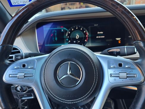 Used 2018 Mercedes-Benz S 560 Sedan image 23