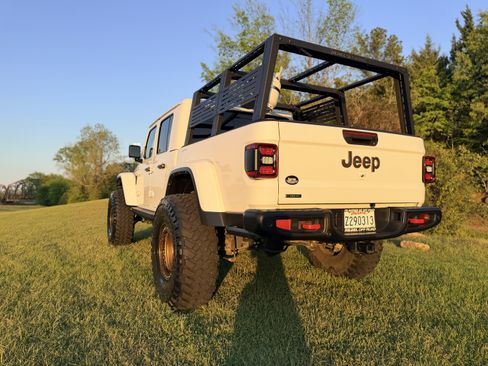 Used 2021 Jeep Gladiator Rubicon image 8