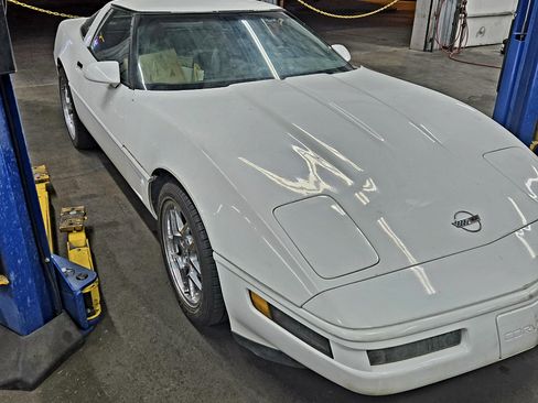 Used 1996 Chevrolet Corvette Coupe image 4